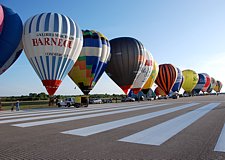 Weltrekord in Linie von 4800 Meter mit 329 Ballons
