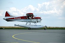 Auch ein Wasserflugzeug 'Beaver DHC 2' landete in Erfurt